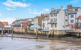 2 Bed In Whitby Oc-W794
